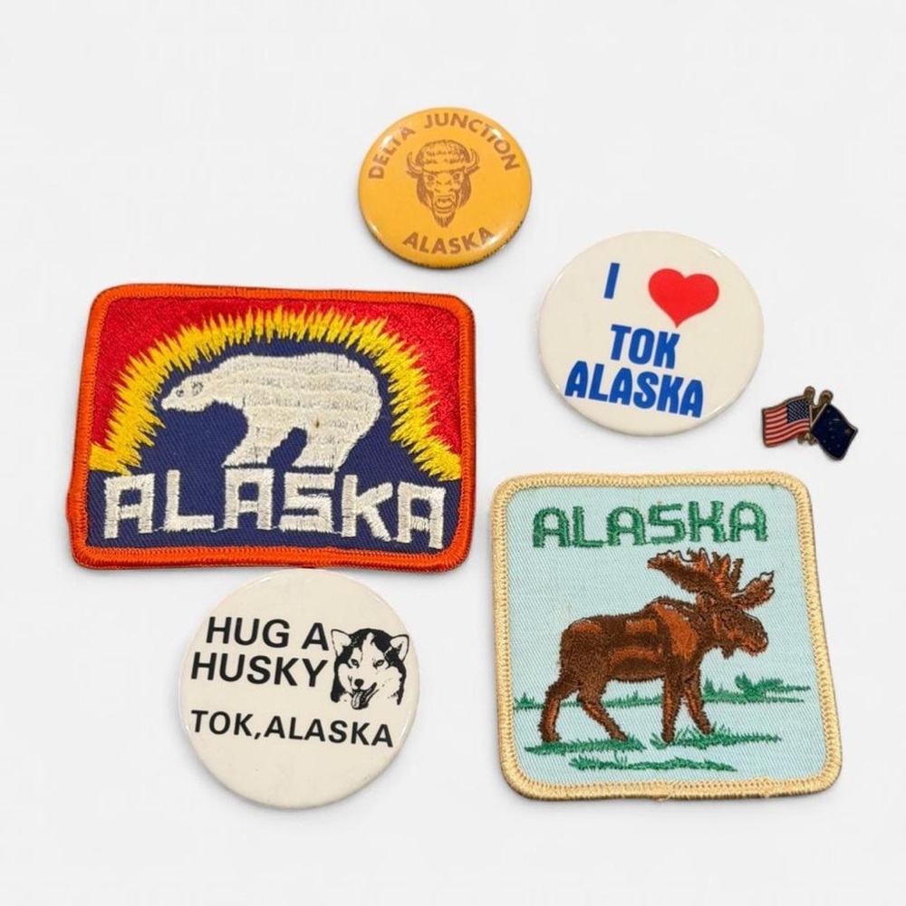 Vintage Alaska Souvenir Patch and Pin Set
